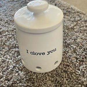 Mudpie “I Clove you”